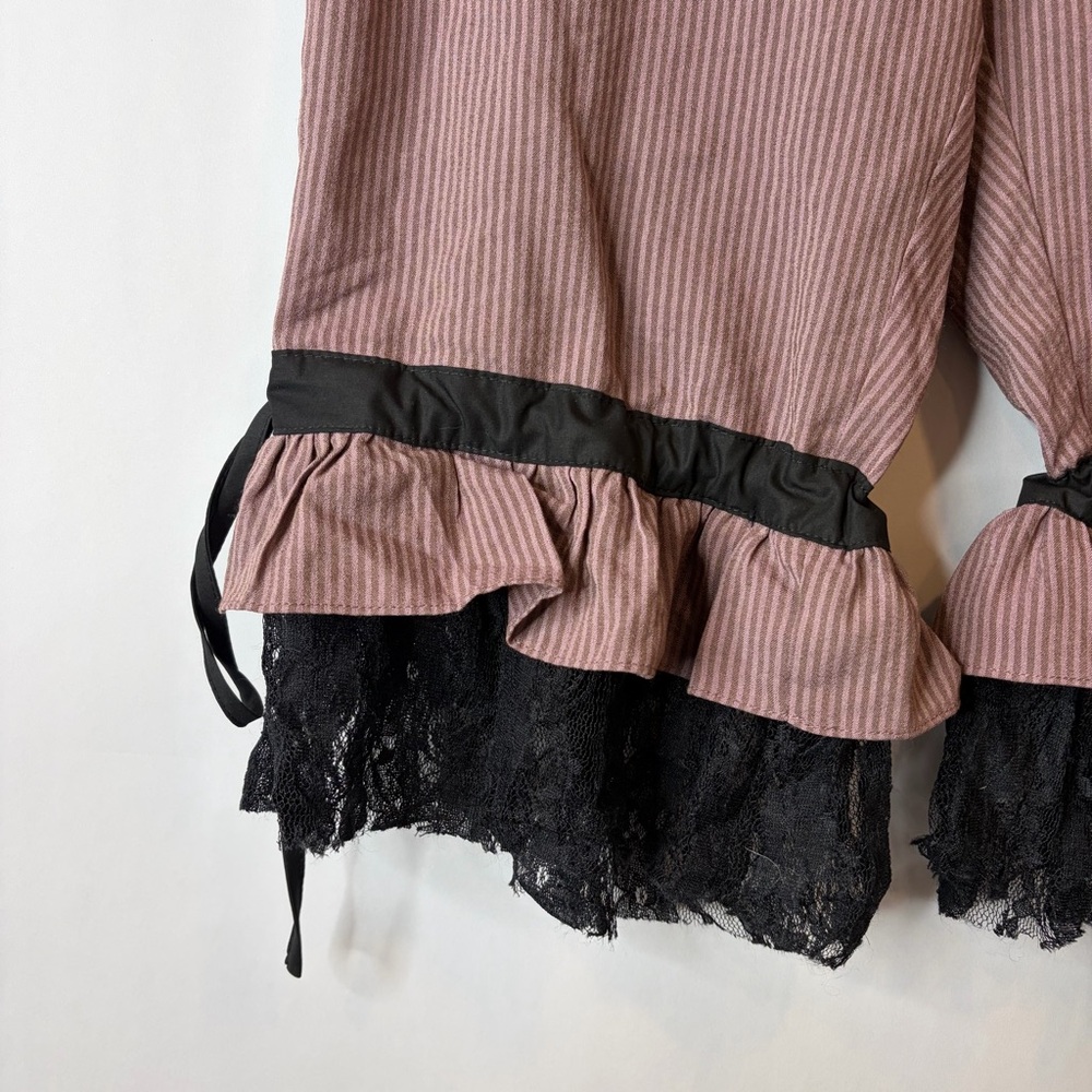Pink Ruffle Hem Lace-Trim Bermuda Shorts - Picture 3 of 8